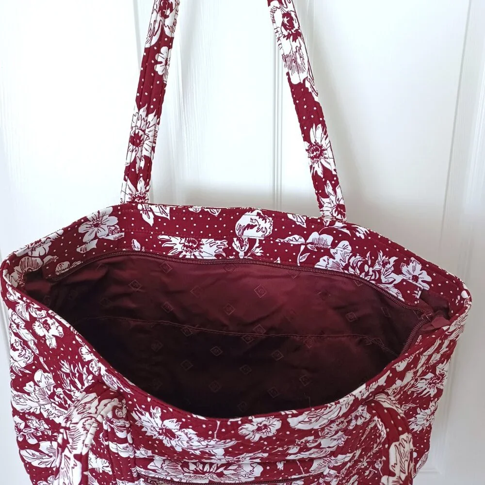 Vera Bradley Tote NEW Maroon / White Rain Garden Cotton Full Zipper Closure - Picture 2 of 4